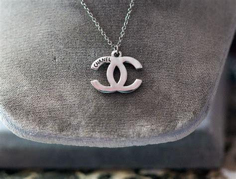 fake chanel logo necklaces